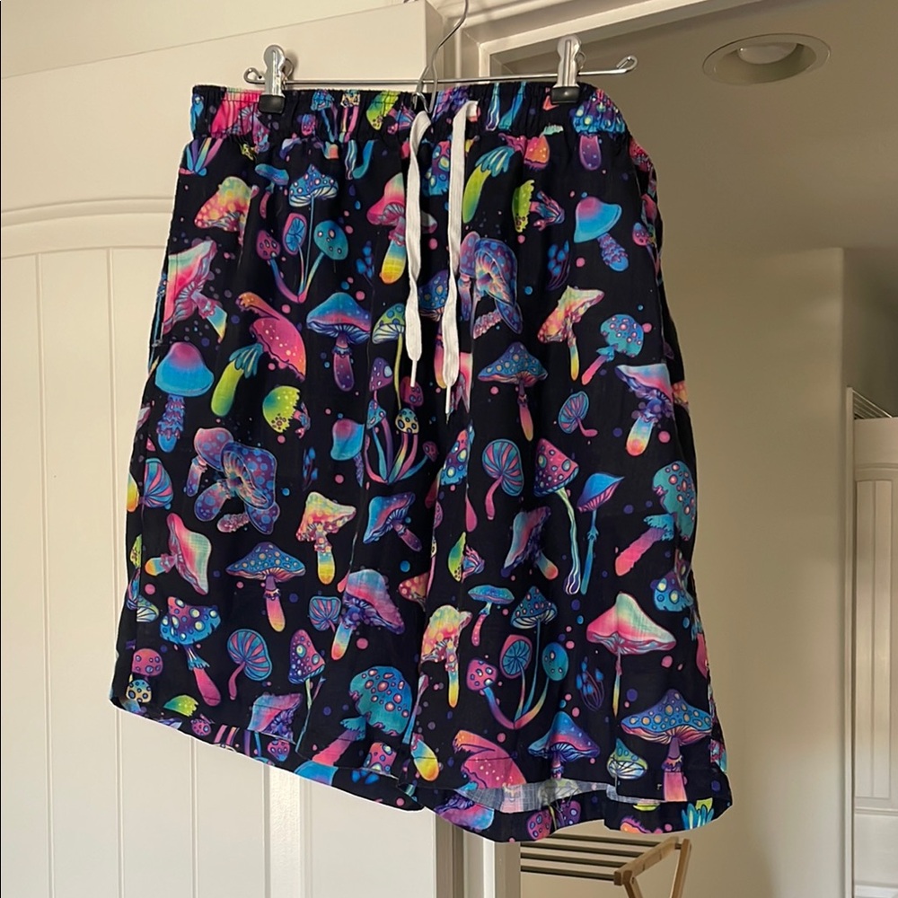 iHeartRaves Neon Mushroom Print Men's Shorts
